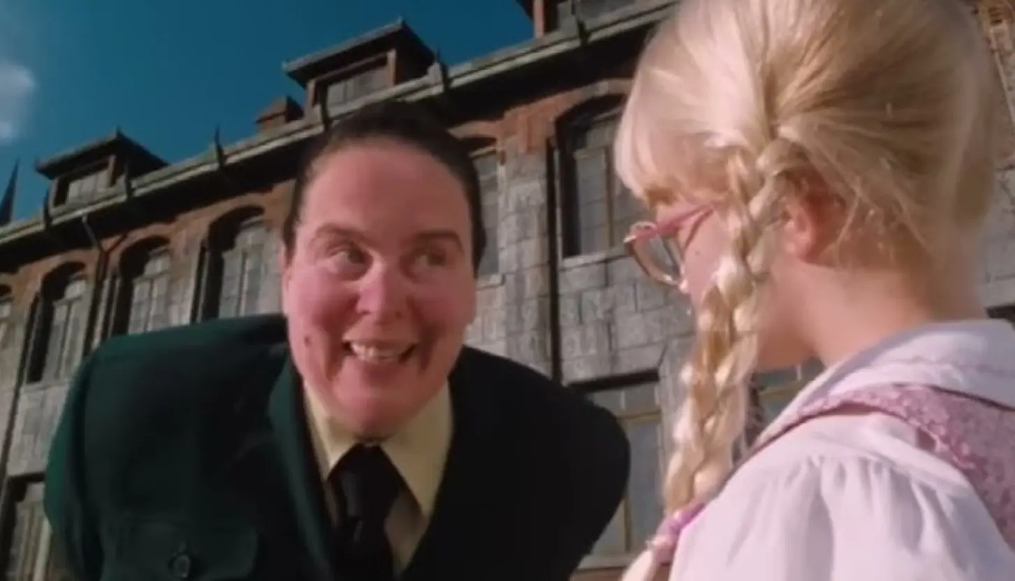 Su personaje se caracterizaba por ir peinada con trenzas a la escuela, lo que hacía enojar a Tronchatoro.<br>