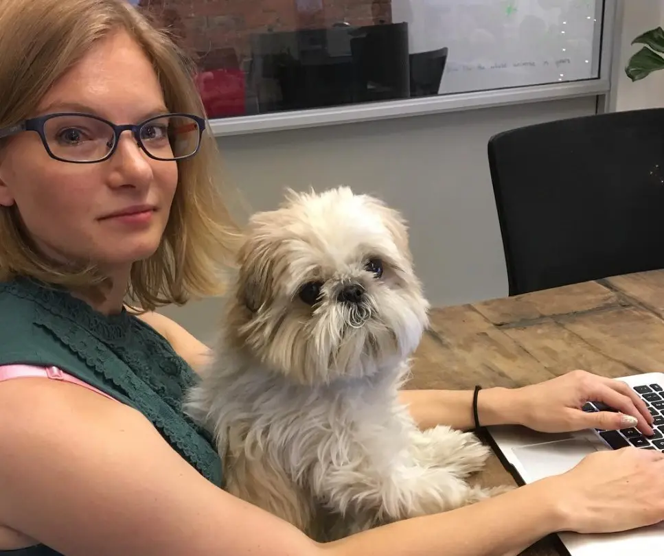 Es creadora del programa 'Magic Hour', donde ofrece lecciones personalizadas.