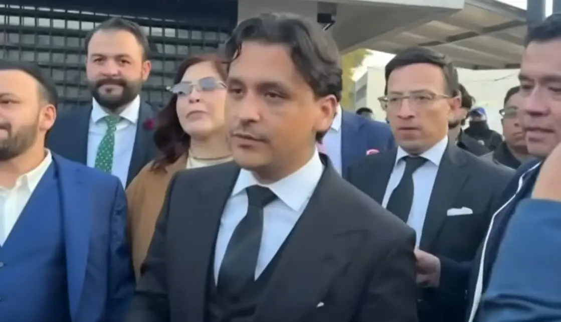 Nodal y sus padres Redes sociales