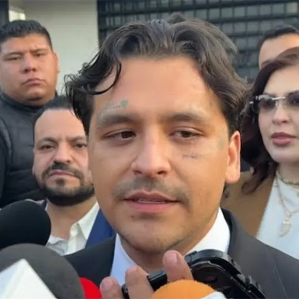 Cristy Nodal rompe en llanto durante audiencia de su hijo por falsificación de documentos