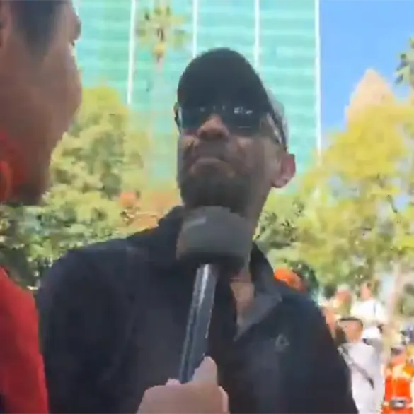 No puedo hablar: Asistente a marcha apartidista de la Gen Z dice que por órdenes políticas no puede dar declaraciones