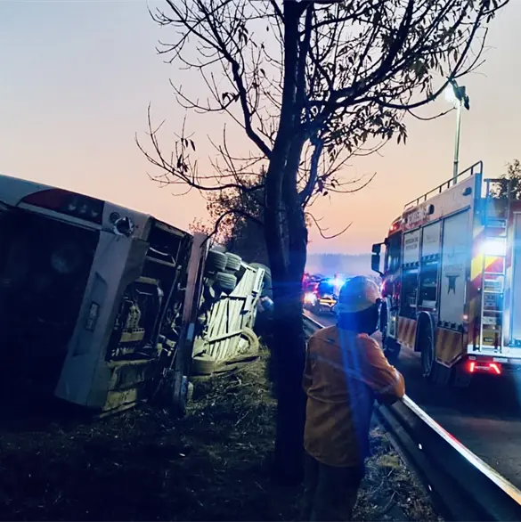 Tragedia en Michoacán: volcadura de autobús en la Morelia–Pátzcuaro deja 7 muertos y 17 heridos