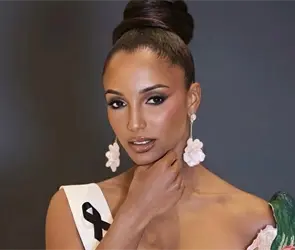 Reportan a Miss Jamaica en terapia intensiva tras grave caída en Miss Universo