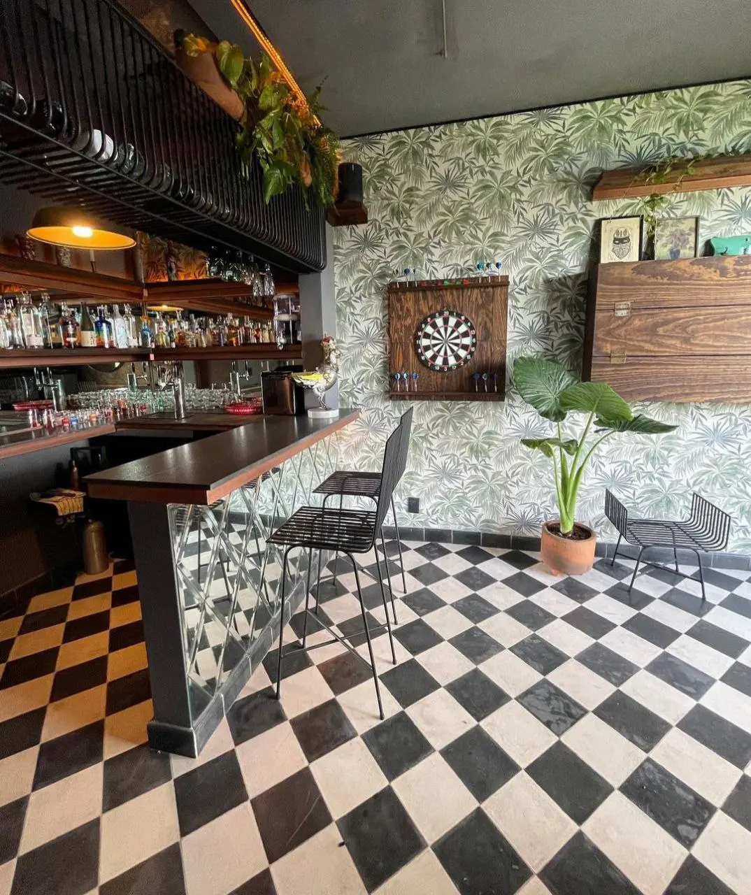 Su hogar también tenía su propio bar y sala de juegos, pero el año pasado decidió mudarse a un lugar más amplio.