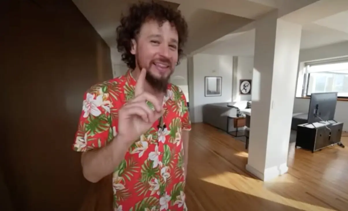 Su novia Arianny Tenorio también ha mostrado algunos espacios del departamento en redes sociales.<br>