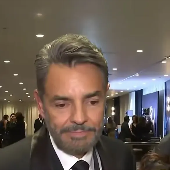 Eugenio Derbez se entera en los Premios Emmy de la muerte de Gabriela Michel, mamá de Aislinn Derbez