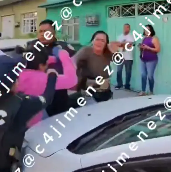 Madre golpea brutalmente al delincuente que baleó a su hijo en Cuautepec: "¿Y si se me muere perr*?"