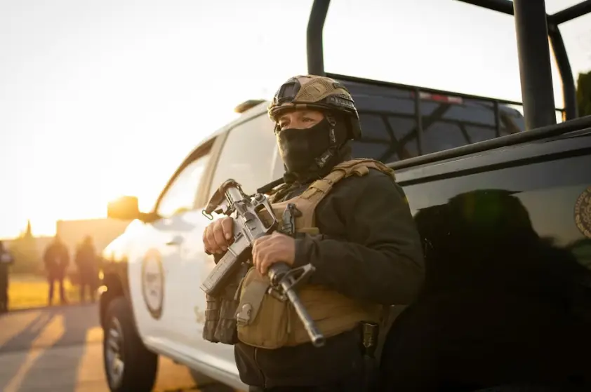 El dueño de Miss Universo estaría ligado a tráfico de armas y huachicoleo. Especial