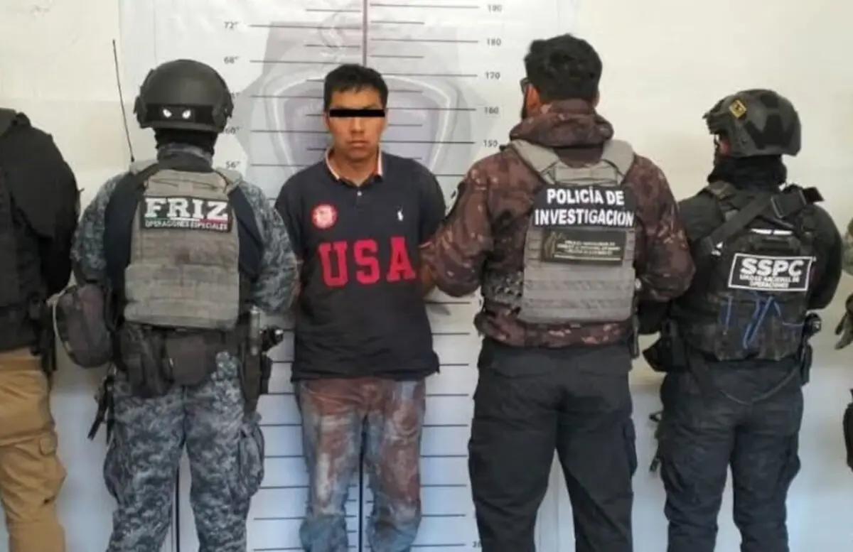  Diego "N" fue detenido por el feminicidio de una menor y el homicidio de sus padres por la Fiscalía de Zacatecas. 