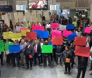 Taxistas del AICM estallan contra Uber y Didi: exigen reglas claras rumbo al Mundial 2026