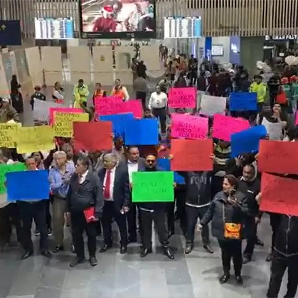 Taxistas del AICM estallan contra Uber y Didi: exigen reglas claras rumbo al Mundial 2026