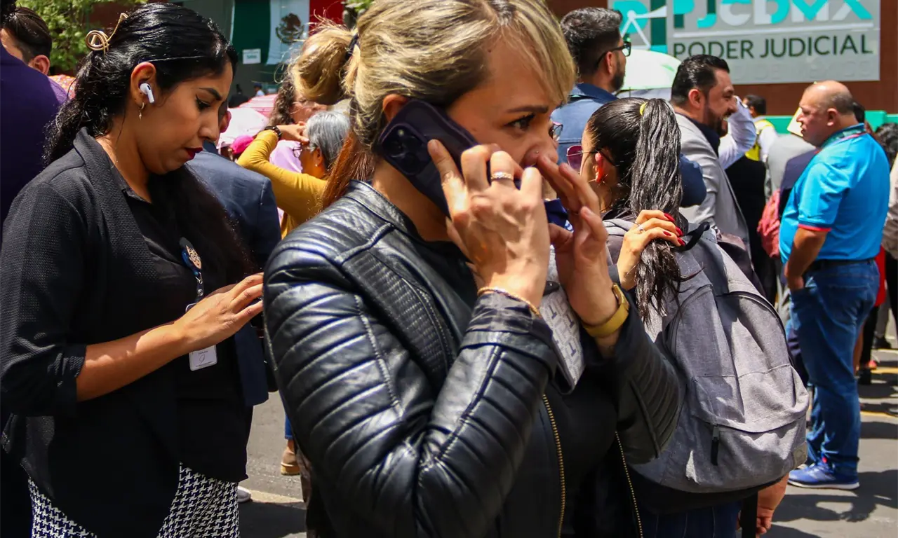  Microsismo sorprende a capitalinos. 