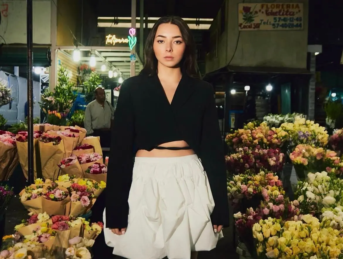 No fue cualquier automóvil, pues Alfredo Adame quiso consentir a su nieta con un BMW.