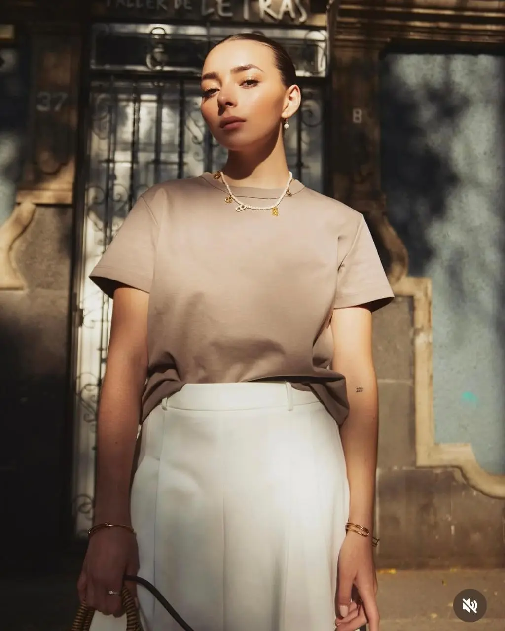 Majo ha cobrado relevancia como influencer de moda en Instagram y TikTok.