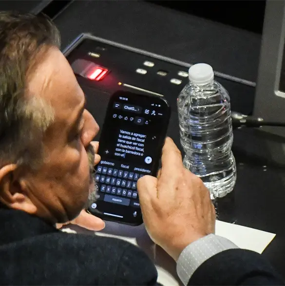 Cachan a senador panista usando ChatGPT para armar un discurso contra Alejandro Gertz Manero; así lo pronunció