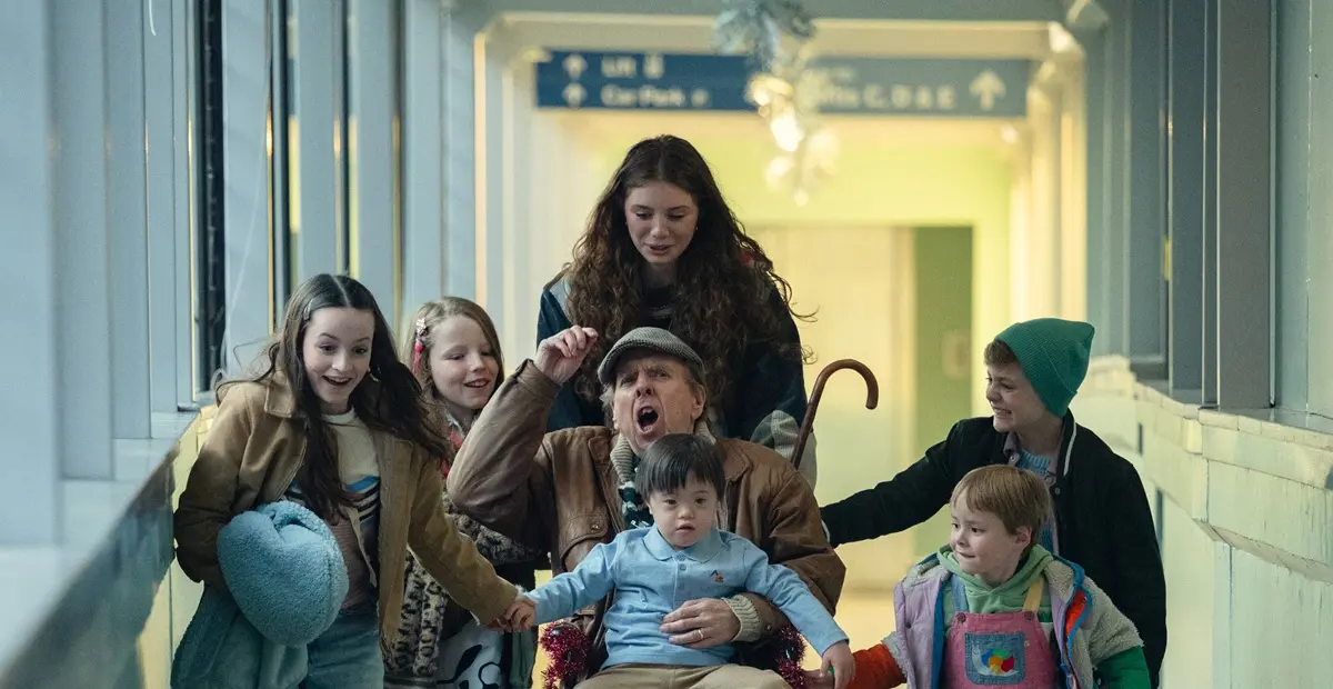 Adiós, June (24 de diciembre). Kate Winslet dirige y se une a Helen Mirren, Toni Collette, Johnny Flynn y Andrea Riseborough en una cálida historia sobre el adiós a una madre.<br>