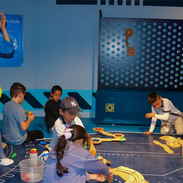 STEM: un viaje al Espacio para todas y todos STEM: un viaje al Espacio para todas y todos