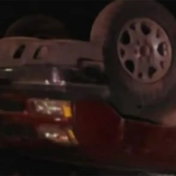 Conductor ebrio vuelca camioneta en Matamoros; llevaba dos esqueletos como "acompañantes" Conductor ebrio vuelca camioneta en Matamoros; llevaba dos esqueletos como "acompañantes"