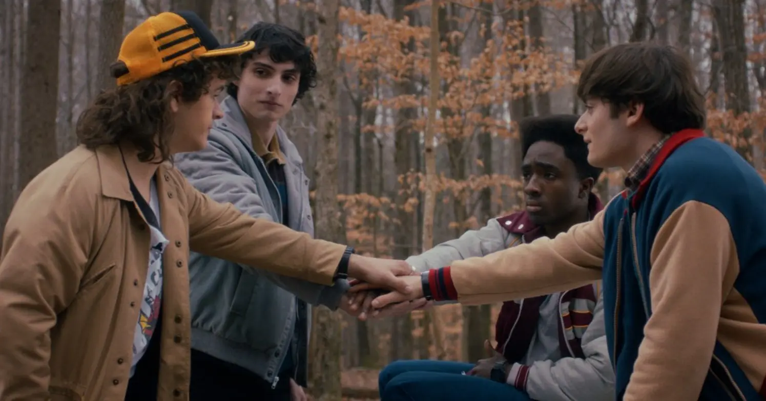 Stranger Things: Temporada 5 - Volumen 2 (25 de diciembre). El peligro acecha en todos los rincones. Con Once escondida y Hawkins en cuarentena, el grupo se une para encontrar a Vecna.<br>