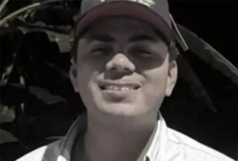 El joven estudiante de Veterinaria regresaba a su domicilio cuando fue interceptado por agentes que operaban un punto de revisión. El joven estudiante de Veterinaria regresaba a su domicilio cuando fue interceptado por agentes que operaban un punto de revisión.