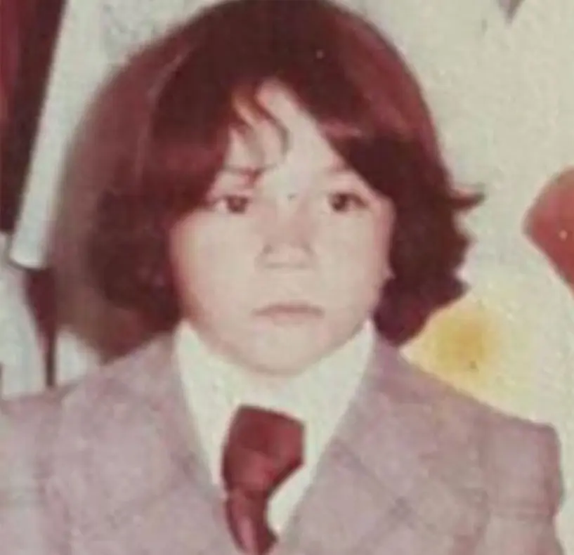 Alejandro Moreno Cárdenas nació el 25 de abril de 1975 en San Francisco de Campeche y se formó como abogado en el Instituto René Descartes. Alejandro Moreno Cárdenas nació el 25 de abril de 1975 en San Francisco de Campeche y se formó como abogado en el Instituto René Descartes.