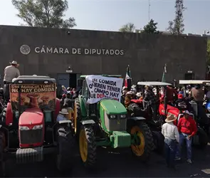 ¿Por qué cientos de tractores llegaron a San Lázaro? El campo se levanta contra la Ley de Aguas