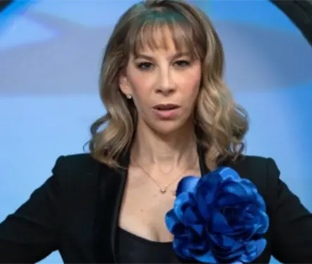 Hija de Shanik Berman se disculpa tras pedir que los jóvenes paguen a las empresas por trabajar