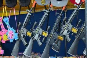 Juguetes b&eacute;licos en CDMX: lo que debes saber sobre la iniciativa para prohibir su venta