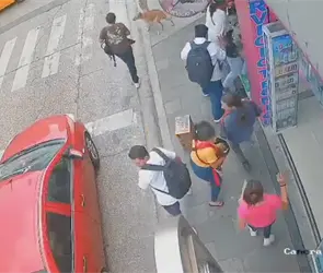 Madre muere por bala perdida durante balacera al proteger a su bebé | VIDEO