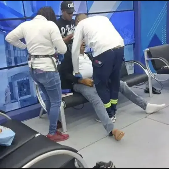 Invitado muere durante transmisión en vivo del programa "El Café de Diario 55" | VIDEO