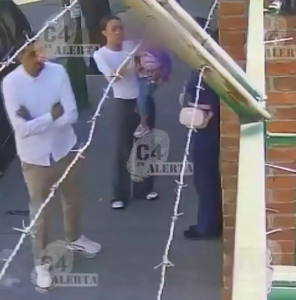 Mujer ataca a balazos a administradora de unidad habitacional Captura de pantalla C4 Alerta