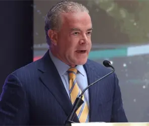 Congelan cuentas a Raúl Rocha, dueño de Miss Universo Congelan cuentas a Raúl Rocha, dueño de Miss Universo