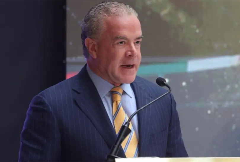 Raúl Rocha Cantú enfrenta un escándalo legal: sus activos bancarios fueron congelados mientras la FGR indaga su presunta participación en una red criminal.