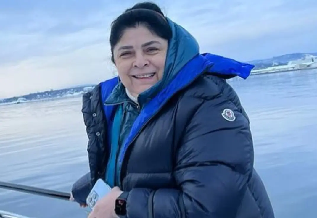 Actualmente tiene 63 años, es madre de tres hijos y hace poco nació su primera nieta, llamada Tessa.<br>