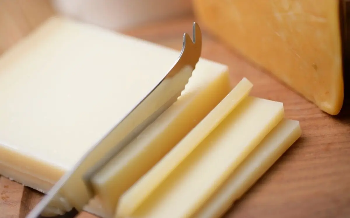  Estas marcas de queso manchego no cumplen con lo que prometen. 