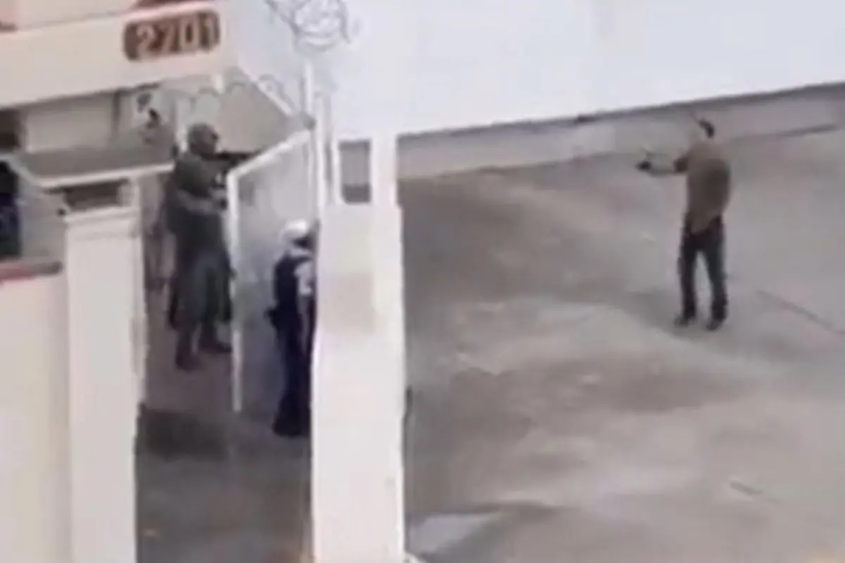  VIDEO | Así fue el momento en que civil armado amenazó a la Marina en Puerto Vallarta
 