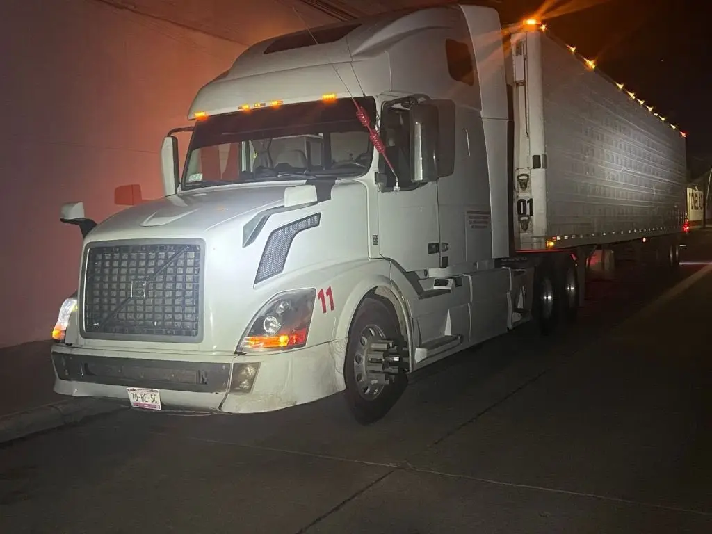 Tractocamión con fachada agrícola: 320 kilos de metanfetamina en Los Mochis @OHarfuch