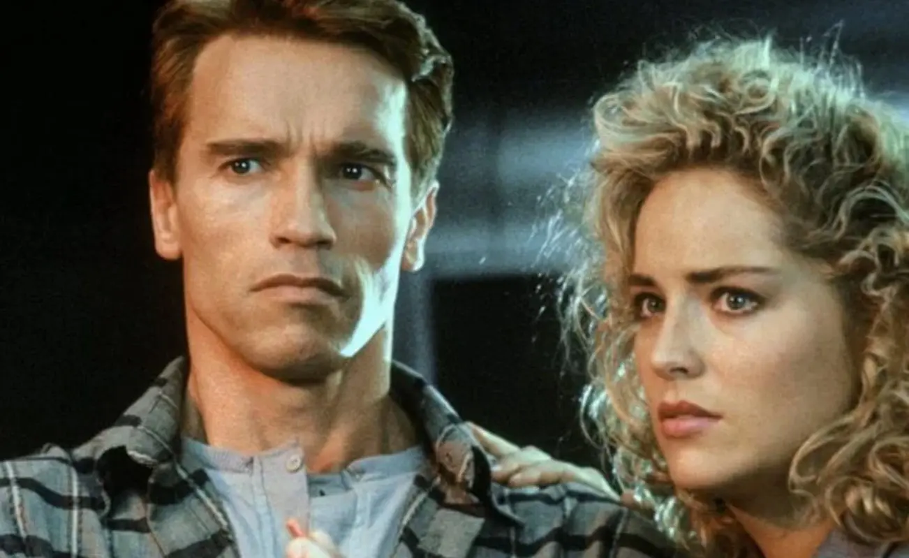 Parte de la película se filmó en los Estudios Churubusco. También se usaron otras locaciones como el Hotel Hyatt, la Glorieta de los Insurgentes, el Heroico Colegio Militar y el Metro de la CDMX.