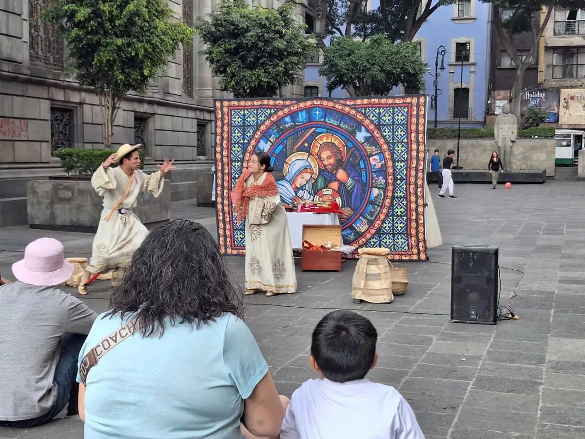 Se recomienda a los asistentes no olvidar ponerse bloqueador solar y llevarse algo para protegerse del sol, ya que las funciones se llevarán a cabo al aire libre. Facebook.