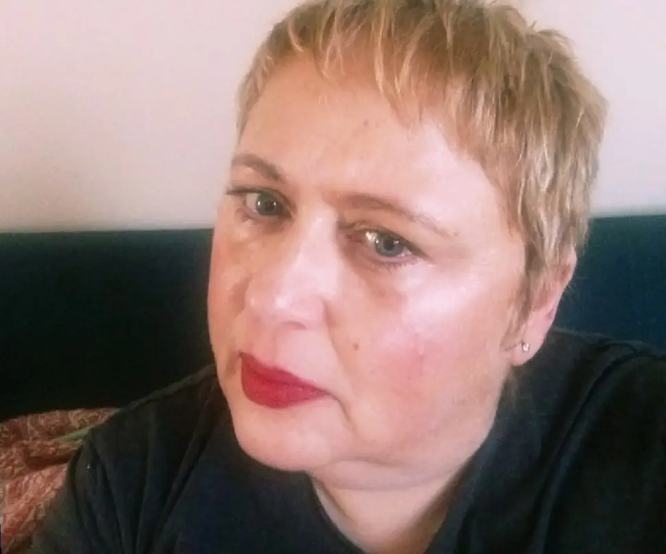 Ahora tiene 64 años, ha trabajado en otras cintas como 'Ritmo total' y 'You and I'.