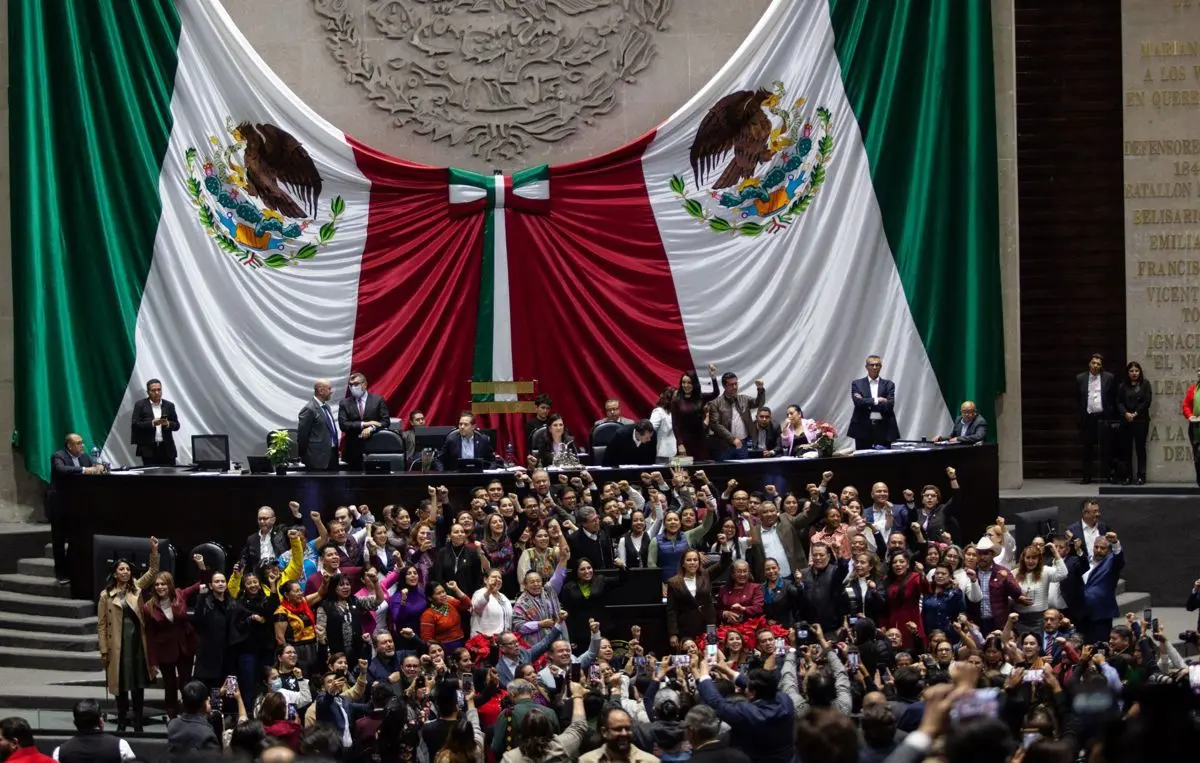 Los diputados morenistas recibieron su computadora. Cuartoscuro.