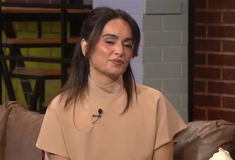 Ana de la Reguera es una actriz mexicana que ha alcanzado reconocimiento en Hollywood gracias a filmes como Army of the Dead y The Forever Purge.