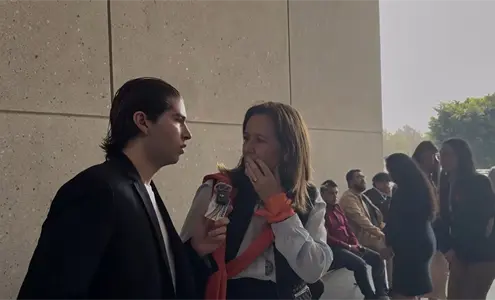 No insultes: Youtuber incomoda a Margarita Zavala con pregunta sobre Calderón y termina expulsado de la Cámara de Diputados No insultes: Youtuber incomoda a Margarita Zavala con pregunta sobre Calderón y termina expulsado de la Cámara de Diputados