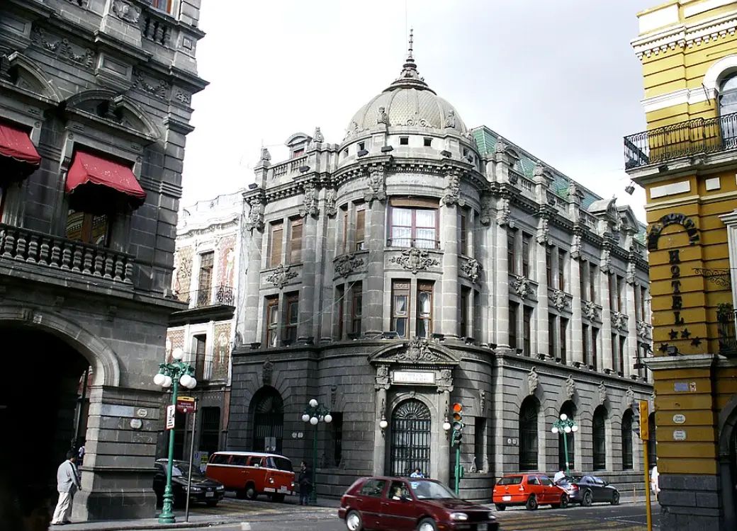 Treinta y ocho años después del nombramiento, el Centro Histórico continúa siendo el corazón simbólico, turístico y social de Puebla. Especial.