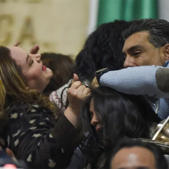 Diputadas se agarran a golpes en el Congreso de la Ciudad de México Diputadas se agarran a golpes en el Congreso de la Ciudad de México