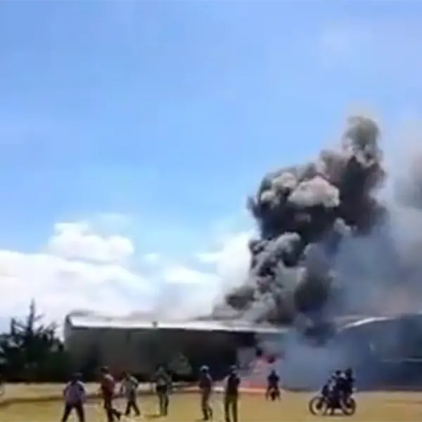 Se desploma avioneta cerca del Aeropuerto de Toluca; habr&iacute;a personas fallecidas