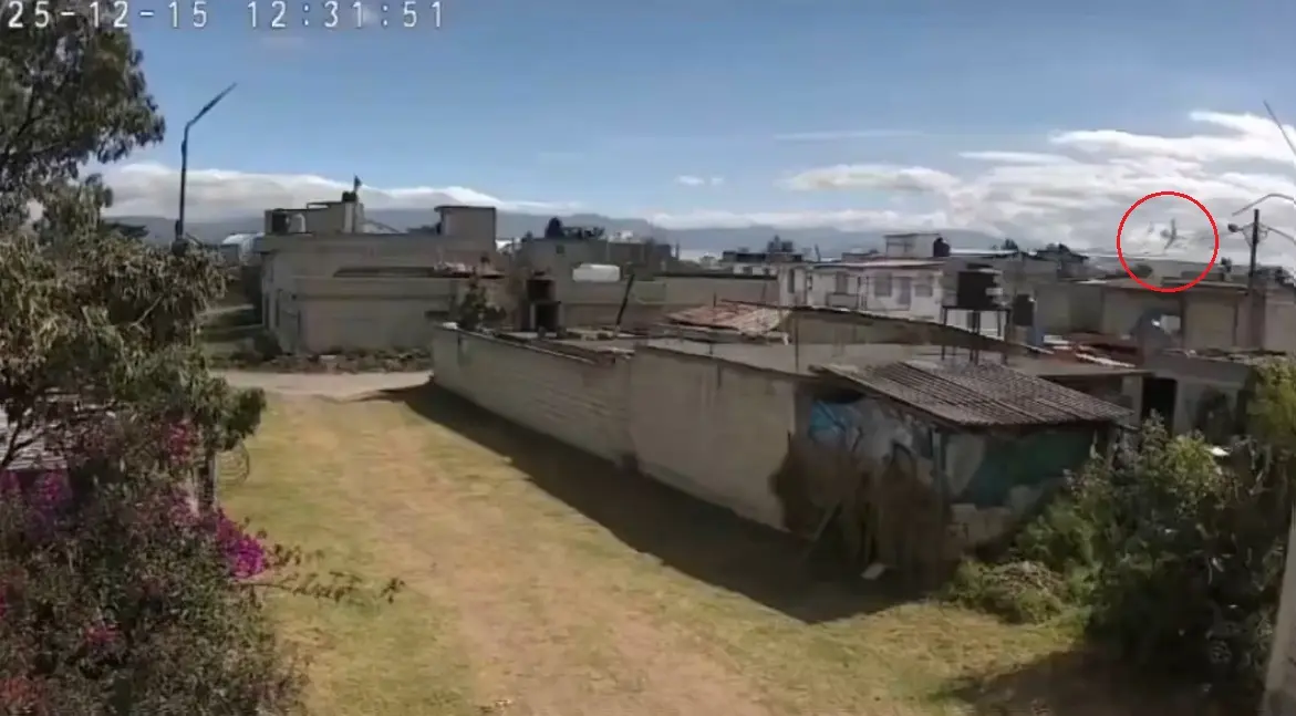 La alcaldesa de San Mateo Atenco, Ana Aurora Muñiz Neyra, informó en entrevista que los cuerpos de emergencia habían identificado a 7 personas sin vida. Captura de pantalla.