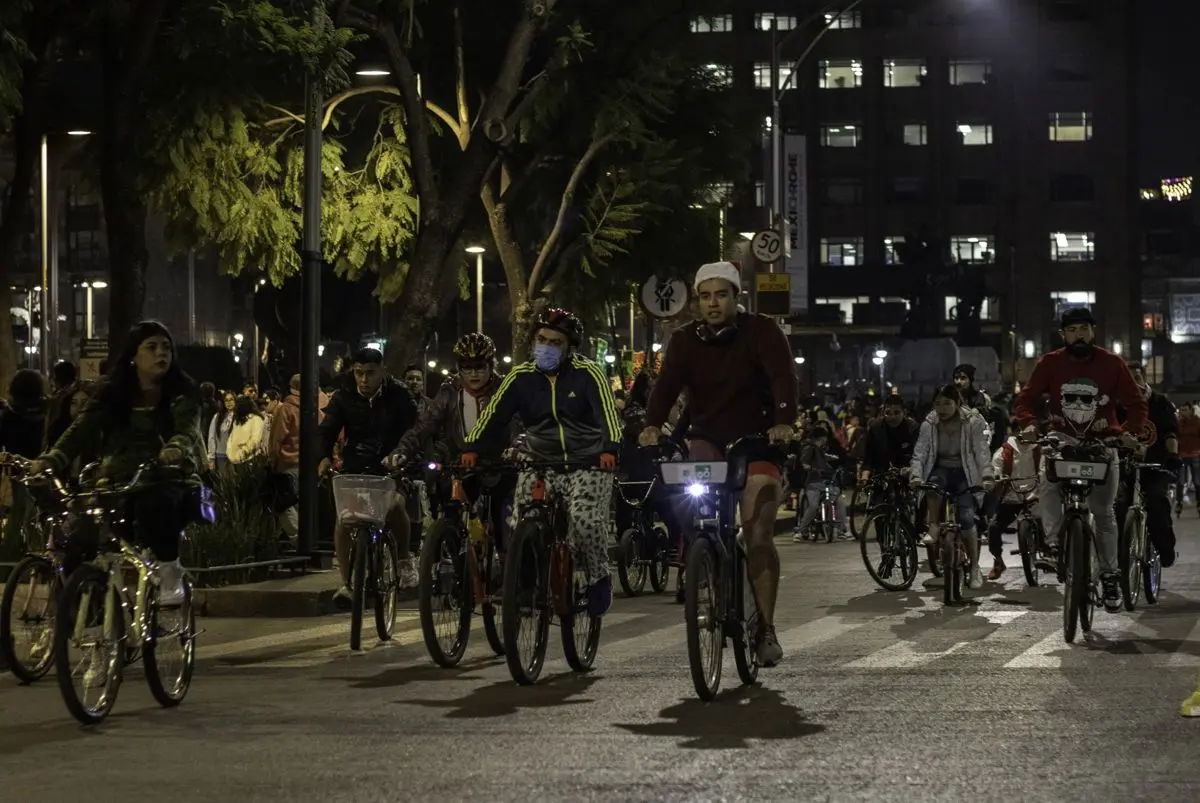 Si estás planeando tu agenda de diciembre, anota este dato clave: el Paseo Nocturno de Navidad 2025 se realizará el sábado 20 de diciembre. Cuartoscuro.