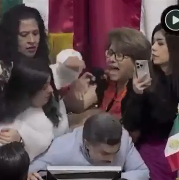 Ellas son las diputadas del PAN y Morena que se agarraron de las greñas en el Congreso Ellas son las diputadas del PAN y Morena que se agarraron de las greñas en el Congreso
