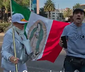 "Soy racista y tengo derecho a serlo": Exhiben a acompa&ntilde;ante de Laura Zapata en marcha de la Generaci&oacute;n Z